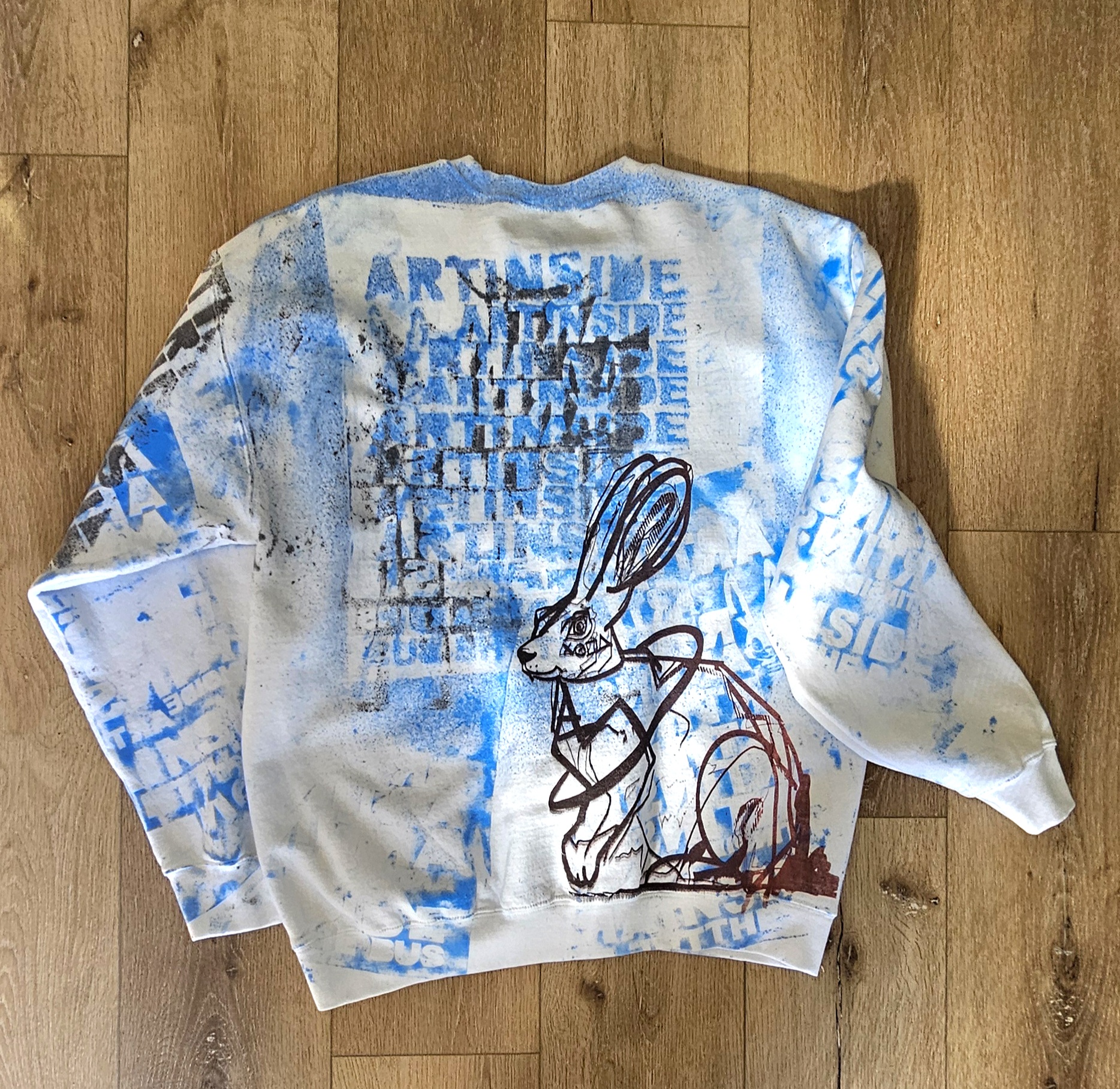 RABBIT Sweater (blue) size Large